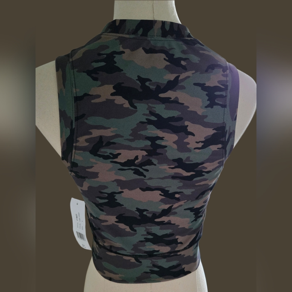 NWT Nicole Miller Activewear Bundle/4 Printed Athletic Crop Tops - Picture 7 of 11